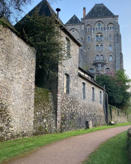 chemin abbaye de solesmes