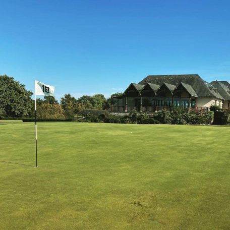 golf sable solesmes restautant